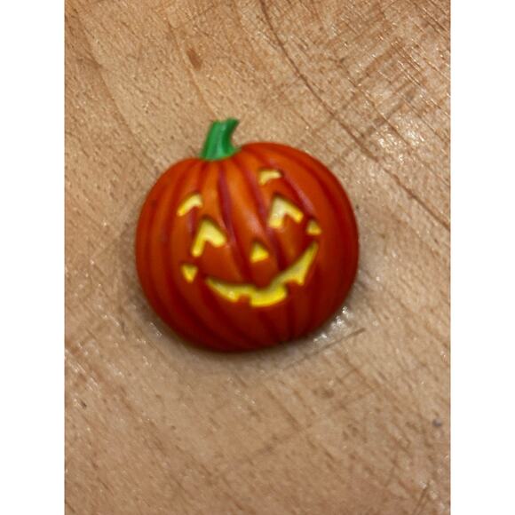 Vintage 80s Jack-o-Lantern Pumpkin Pin - Picture 2 of 4